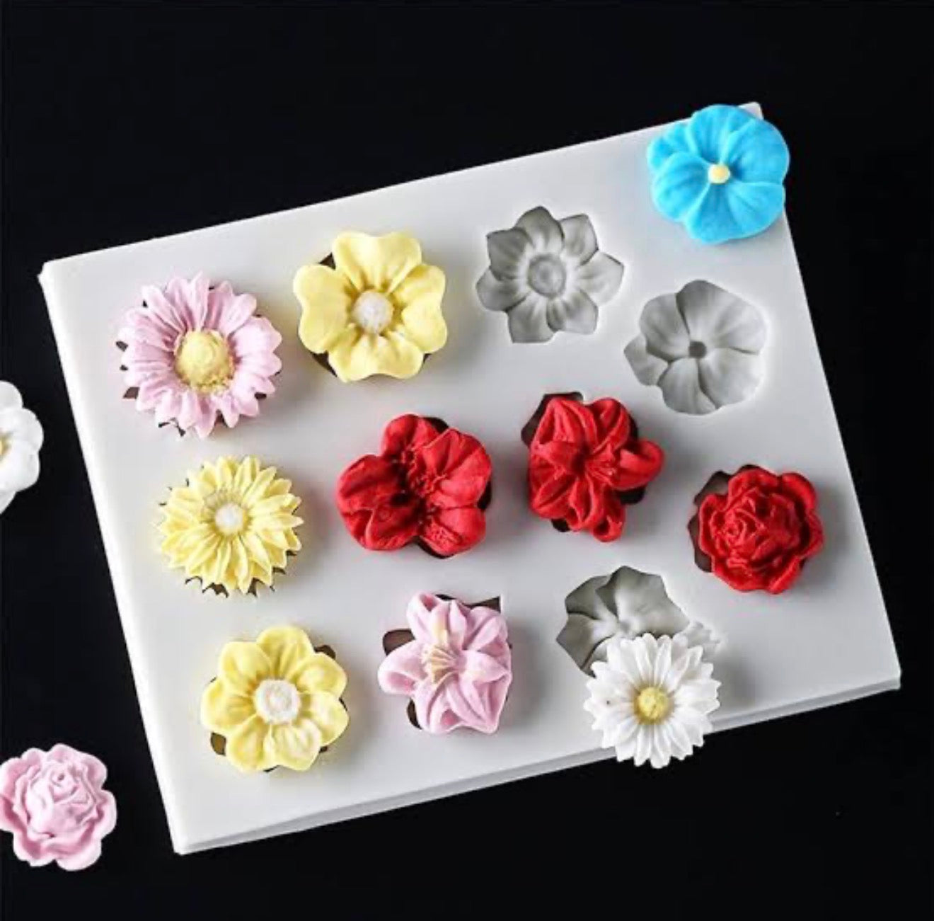 11 Cavity Small 3D Flower Mould
