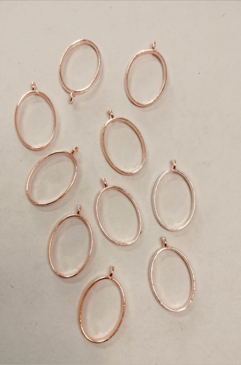 Oval bezel