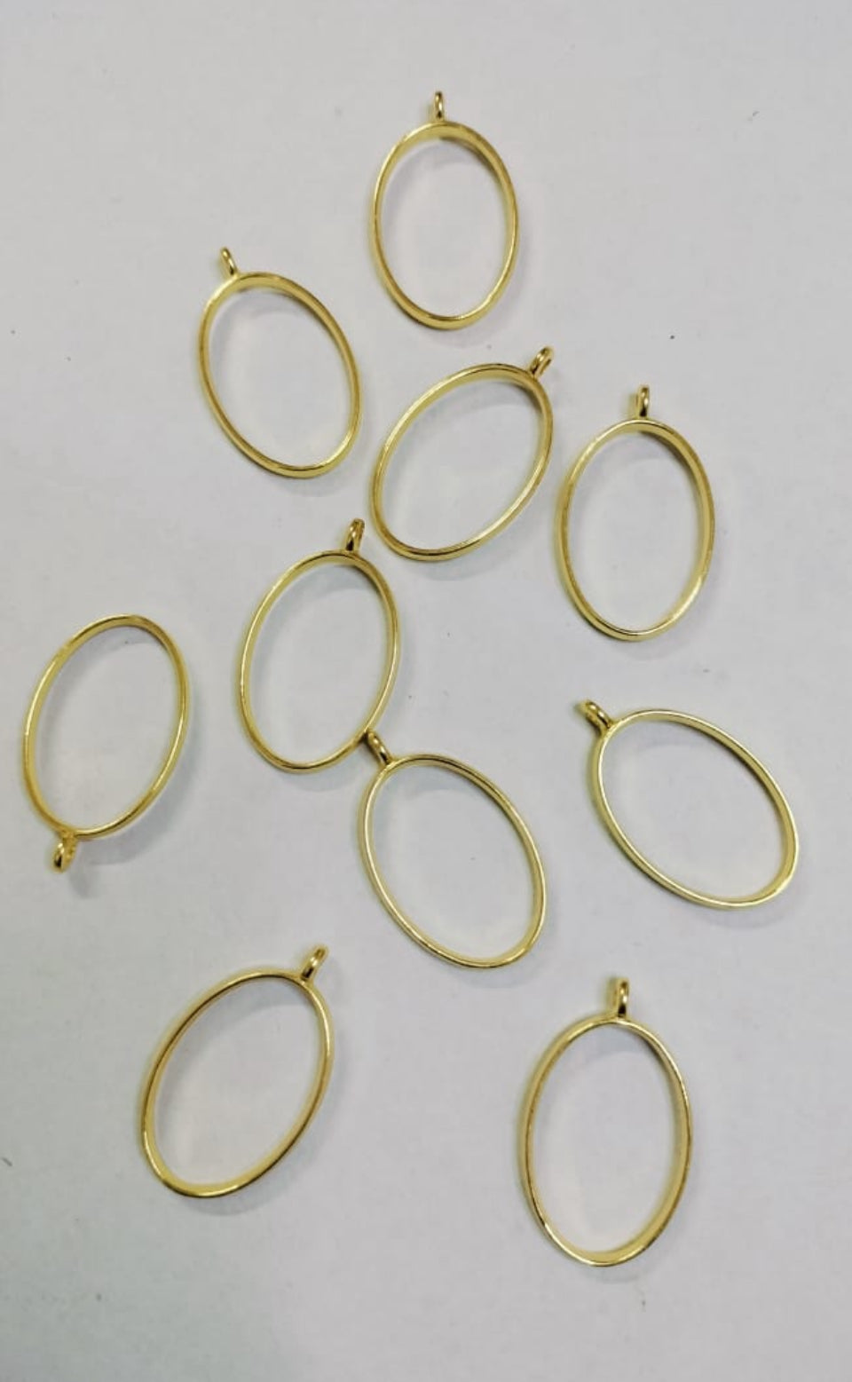 Oval bezel