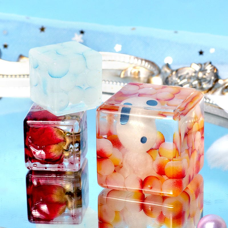 Cube shaped paper weight mould