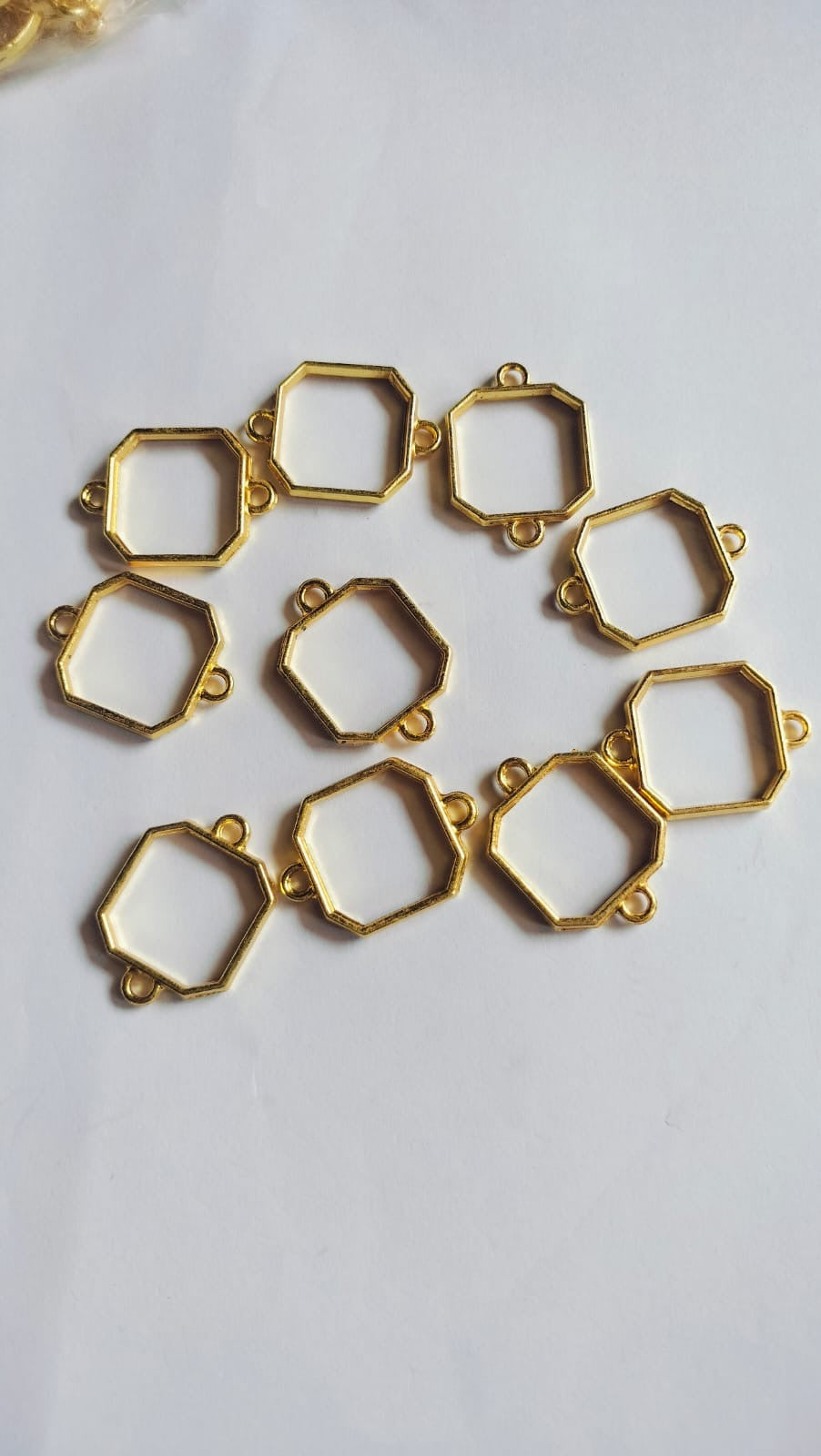 Rakhi bracelet bezel square
