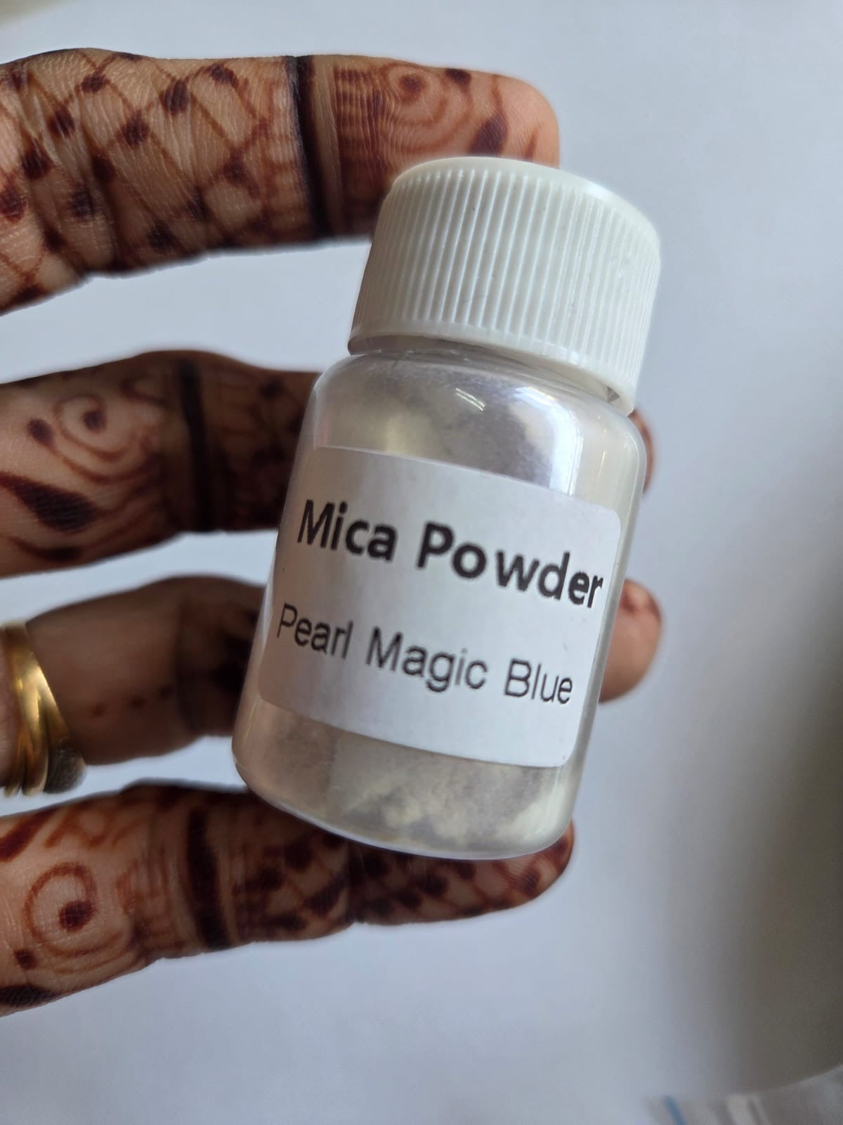 Dual shade Blue white Pearl mica powder