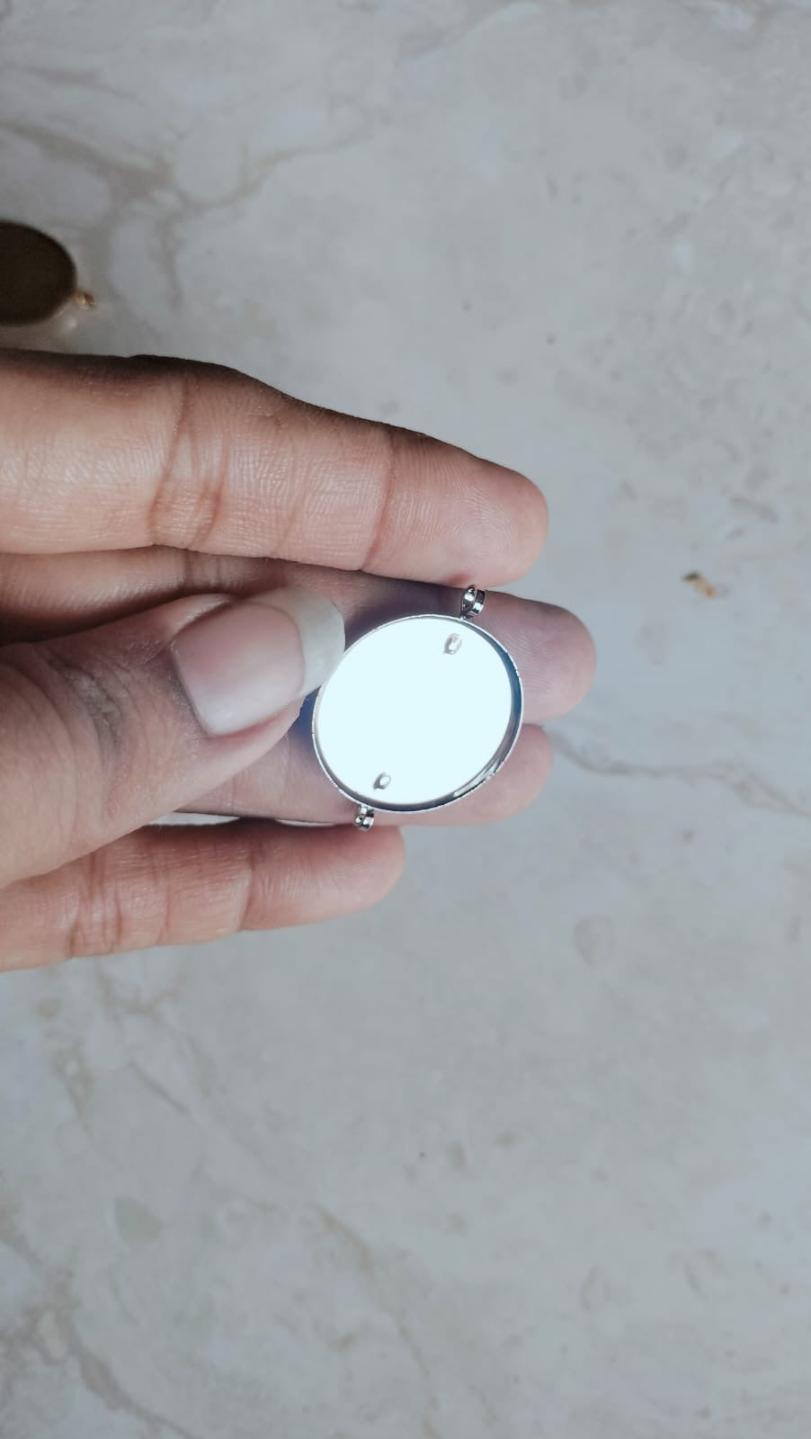 Round rakhi or bracelet bezel
